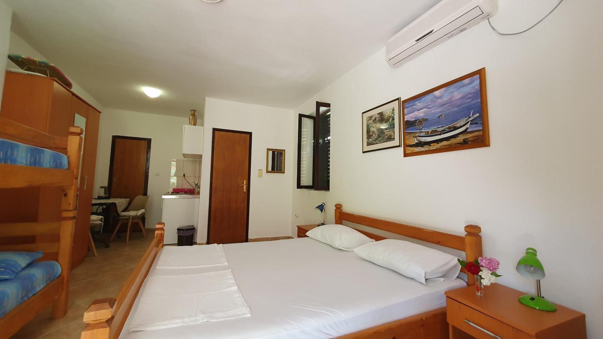 Apartments Ognjenović Risan Buitenkant foto
